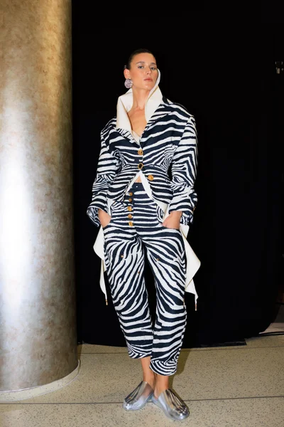 Look 4